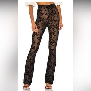 Lars Pant in Black
MAJORELLE